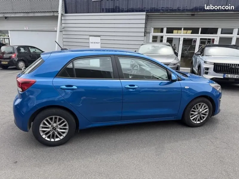 Kia Rio 2023 photo 4