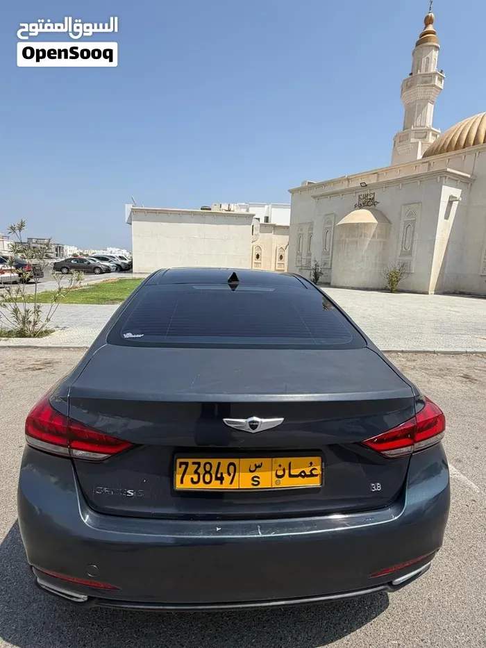 Genesis G80 2015 photo 2
