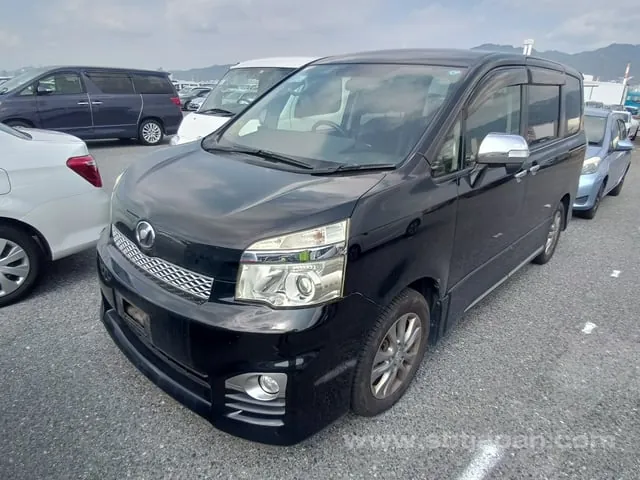 Toyota Voxy Zs 2013 photo 2