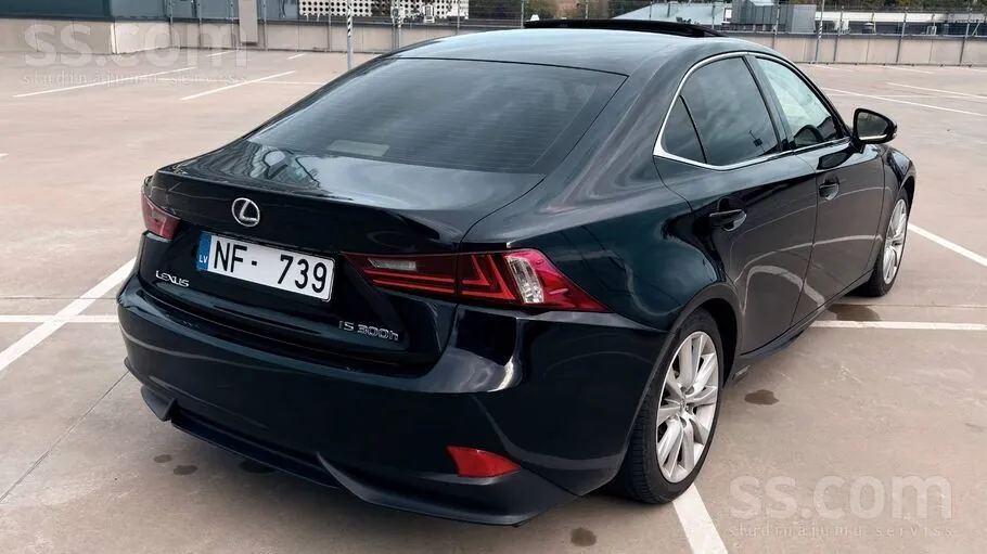 Lexus Is 2014 photo 5