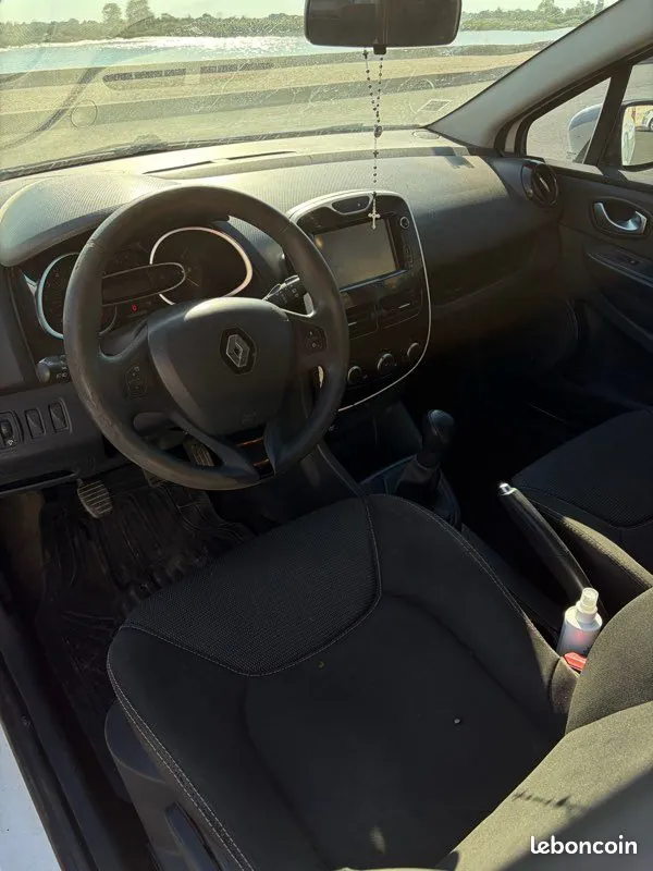 Renault Clio 2015 photo 3