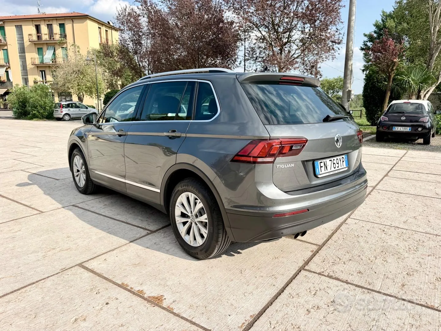 Volkswagen Tiguan 2018 photo 2
