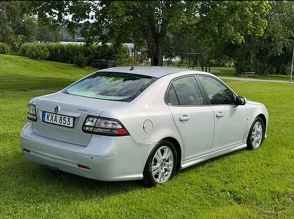 Saab 9-3 2010 photo 3