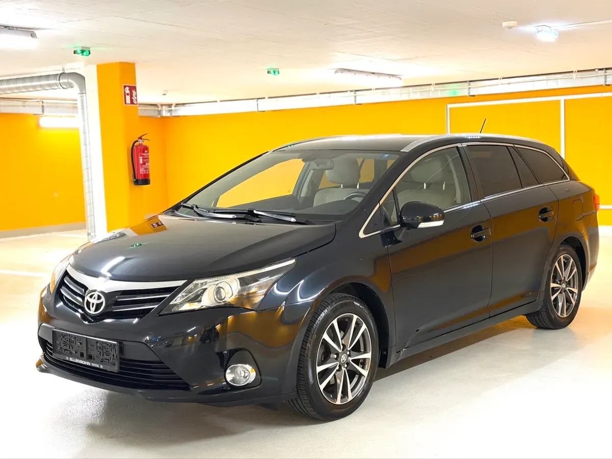 Toyota Avensis 2013 photo 3