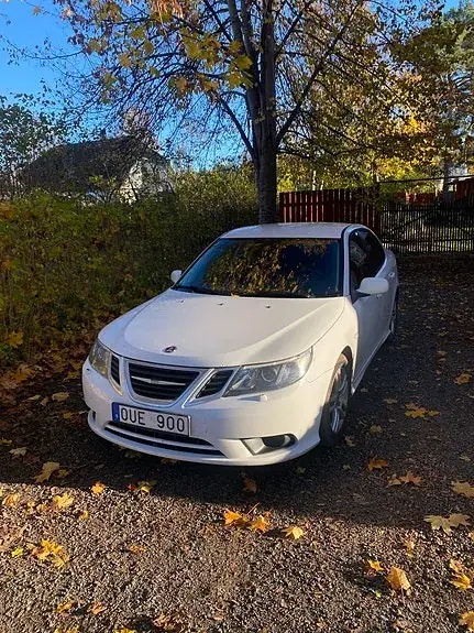 Saab 9-3 2011 photo 2