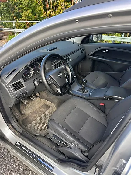 Volvo V70 2011 photo 4