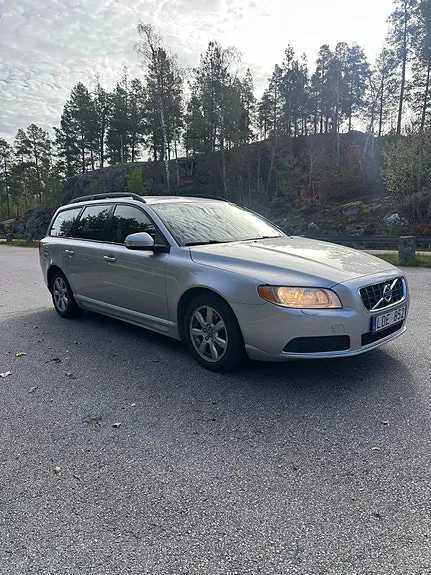 Volvo V70 2011 photo 2