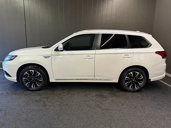 Mitsubishi Outlander 2016 photo 2