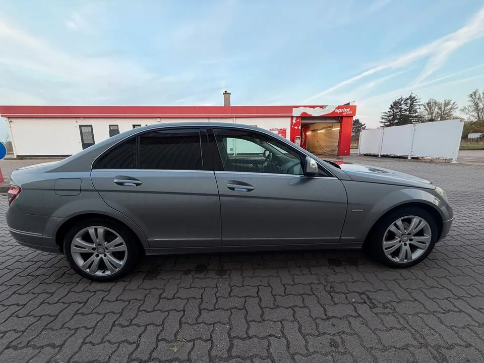 Mercedes-Benz C200 W204