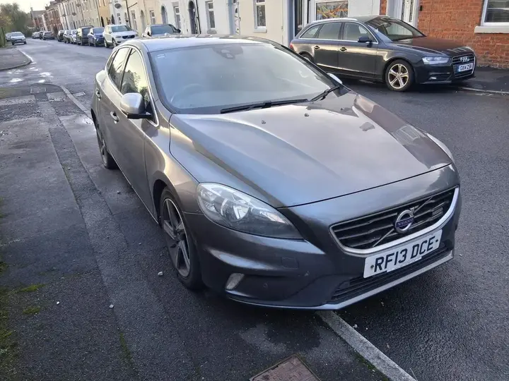 Volvo V40