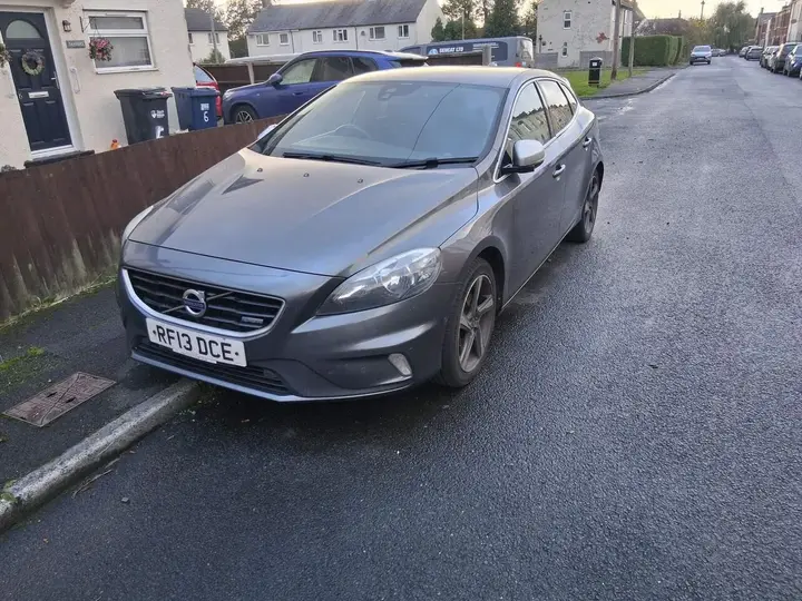 Volvo V40 2013 photo 2