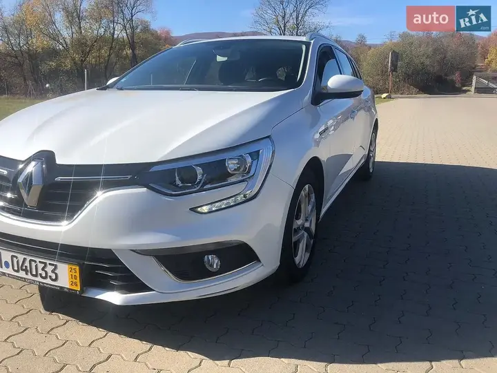 Renault Megane 2019 photo 3