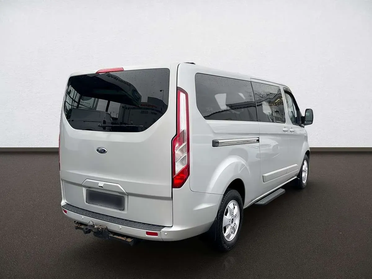 Ford Tourneo Custom 2017 photo 2