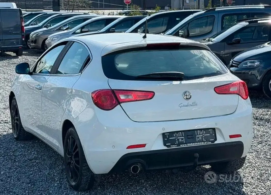 Alfa Romeo Giulietta 2011 photo 5