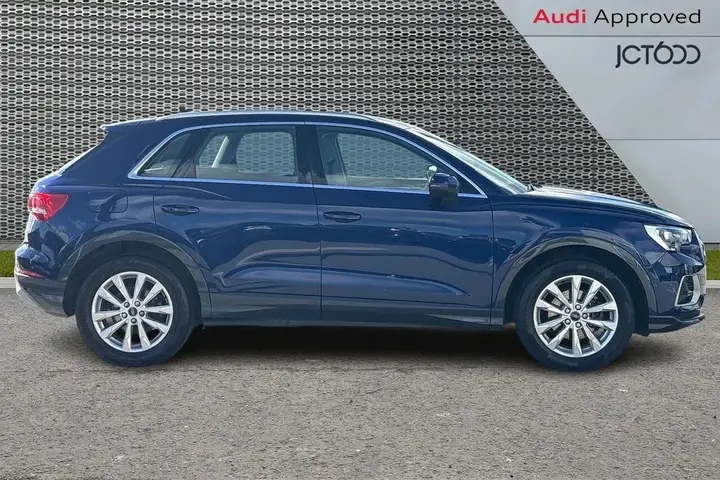 Audi Q3 2023 photo 4