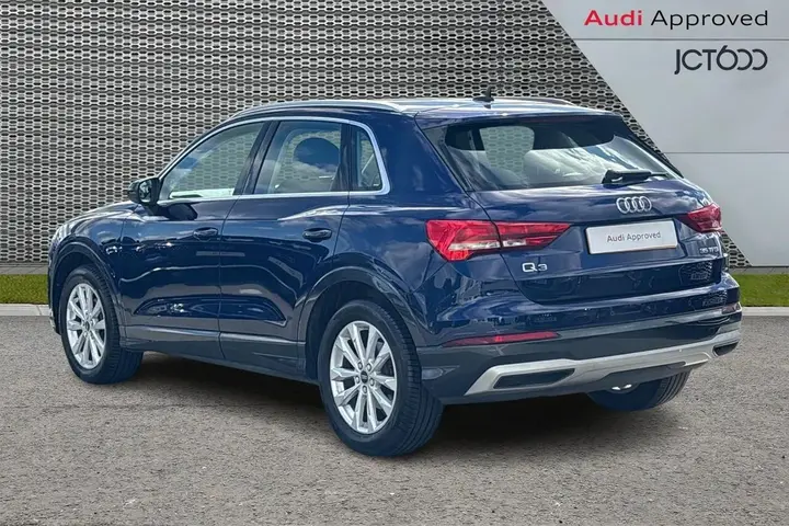 Audi Q3 2023 photo 3