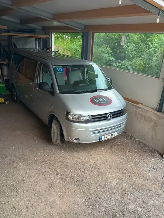Volkswagen T5 2011 photo 2