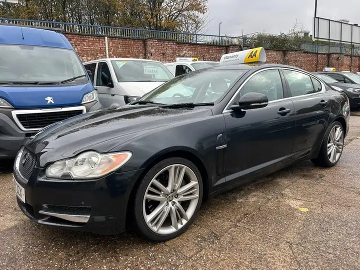 Jaguar Xf 2011 photo 2