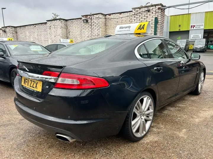 Jaguar Xf 2011 photo 4