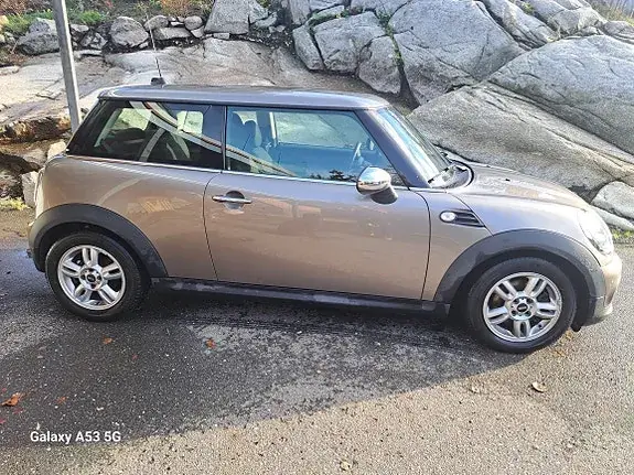 Mini One 2013 photo 4