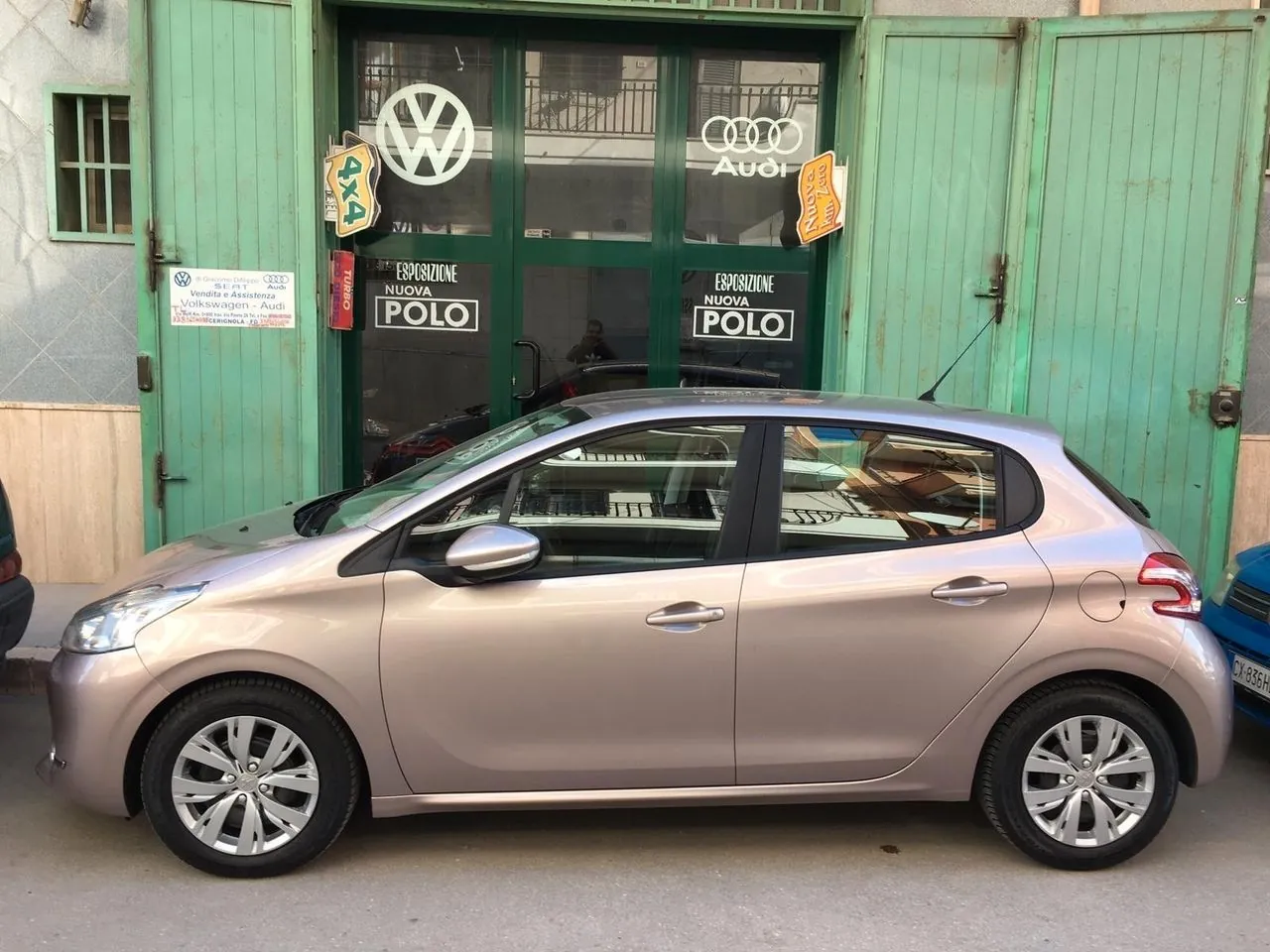 Peugeot 208