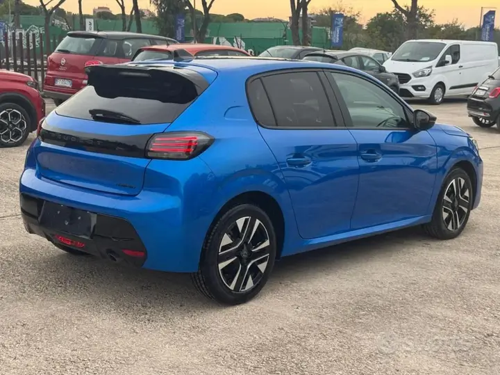 Peugeot 208 2024 photo 2