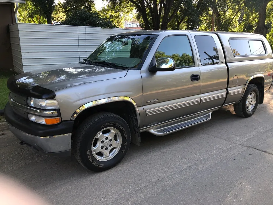Chevrolet K1500 1999 photo 2