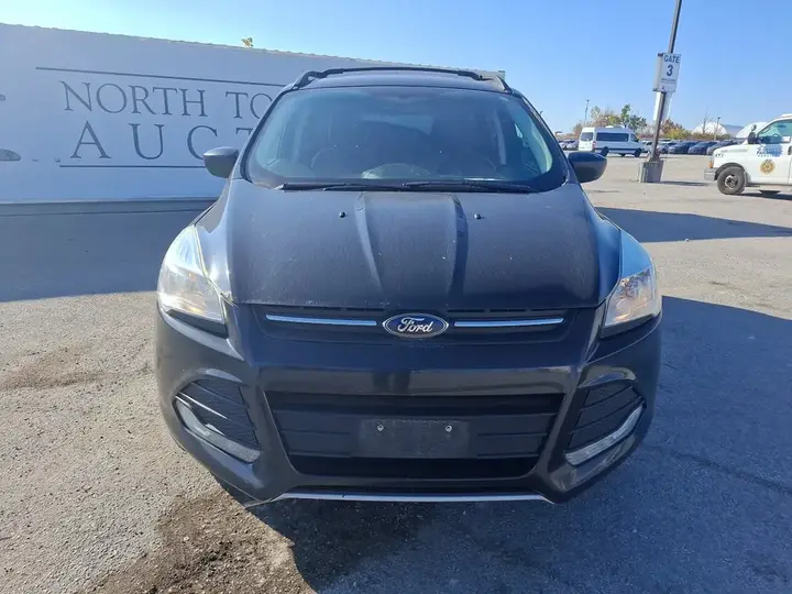 Ford Escape 2015 photo 2