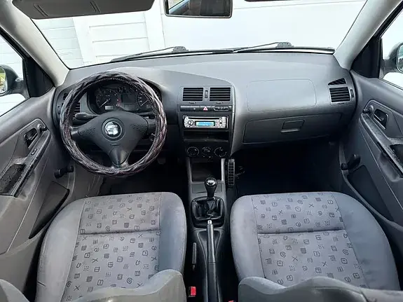 Seat Ibiza 2002 photo 5