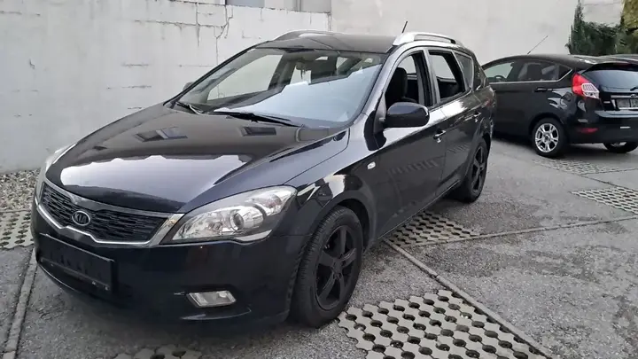 Kia Ceed 2009 photo 2