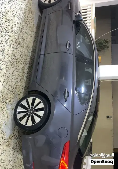 Kia K5 2012 photo 4