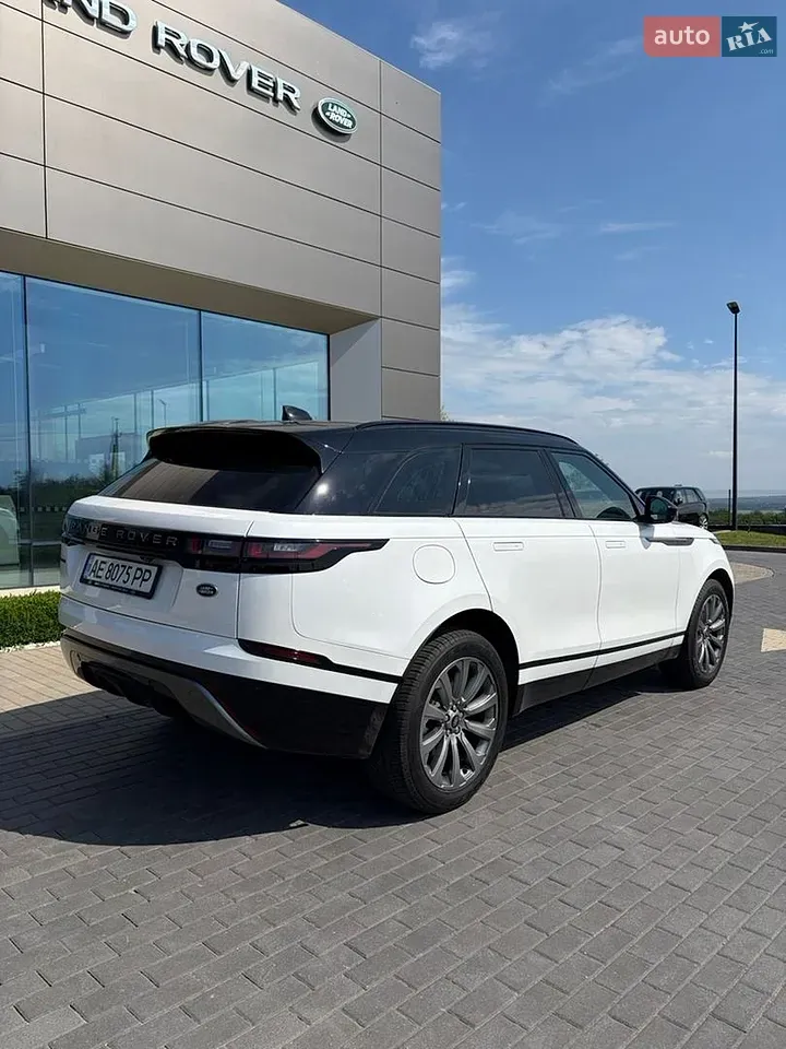 Land Rover Range Rover Velar 2023 photo 3
