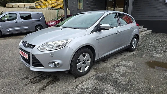 Ford Focus 2013 photo 2