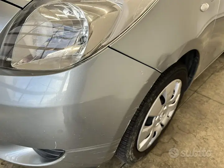 Toyota Yaris 2007 photo 2