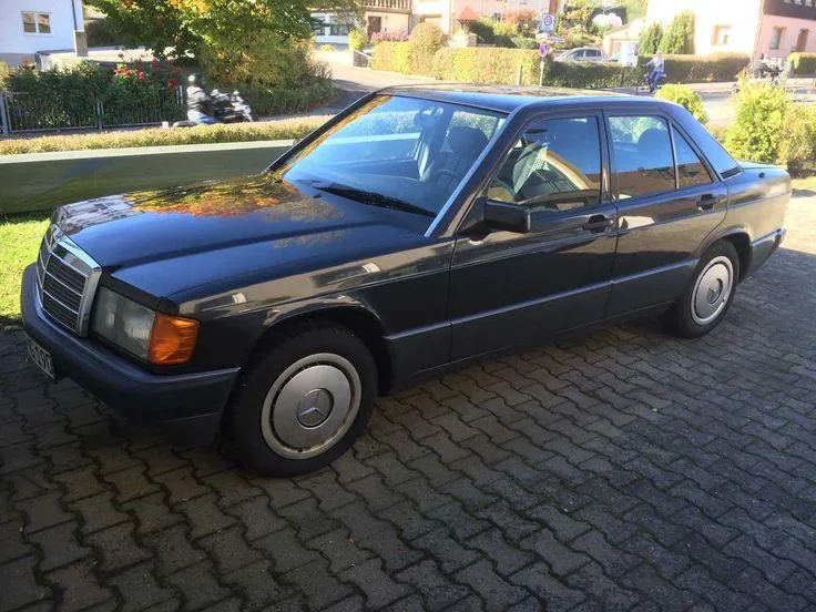 Mercedes-Benz 190E