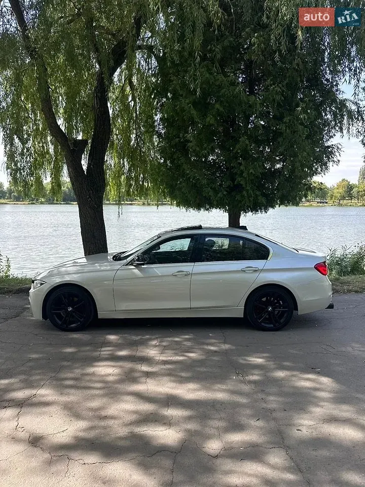 BMW 3 Series 2016 photo 2