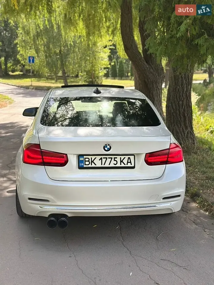 BMW 3 Series 2016 photo 4