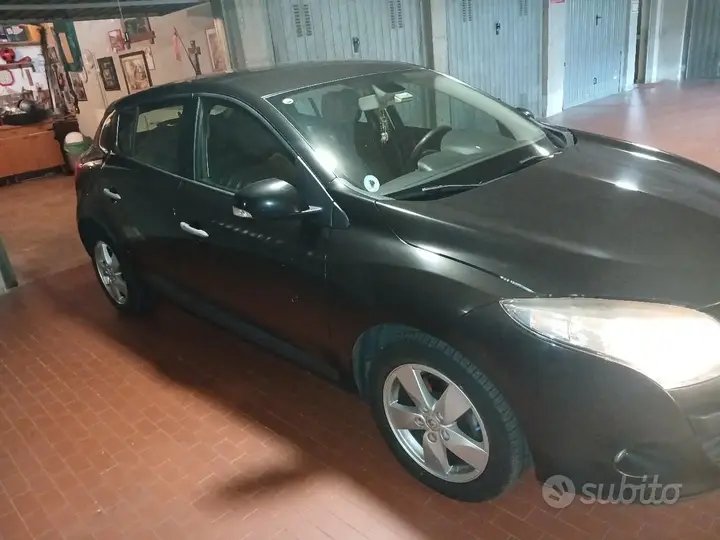 Renault Megane 2010 photo 2