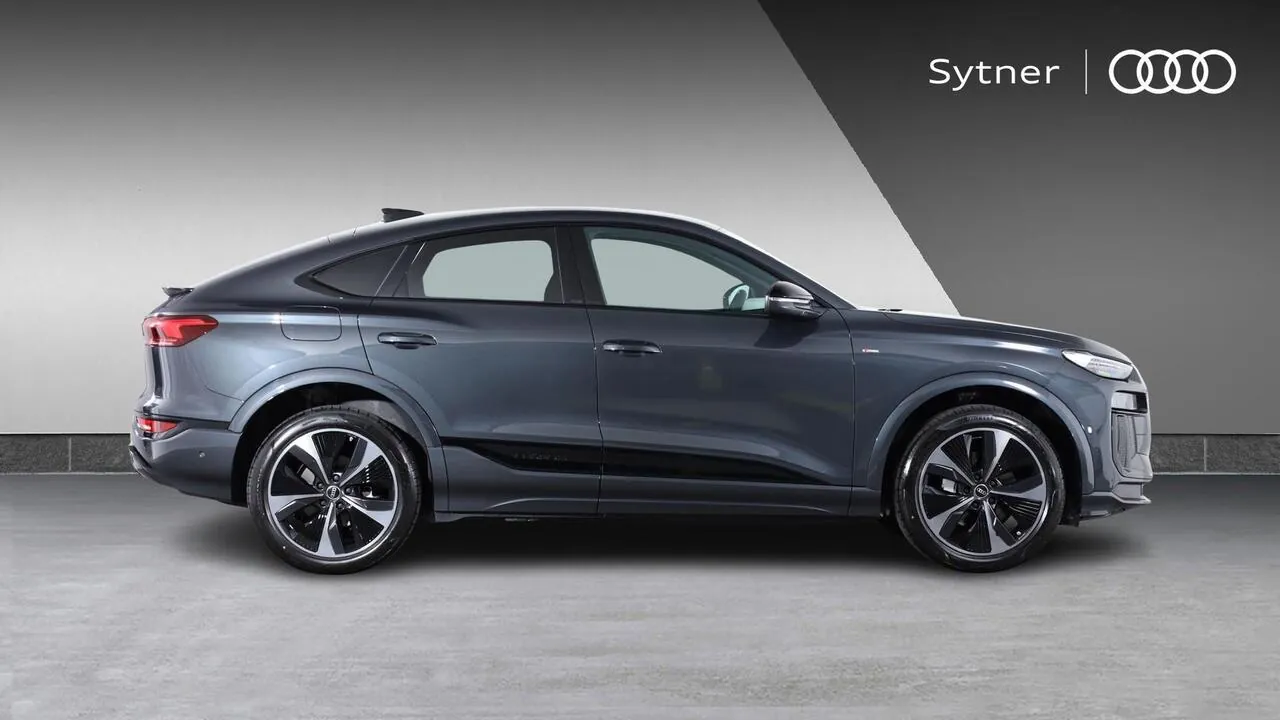 Audi E-Tron photo 4