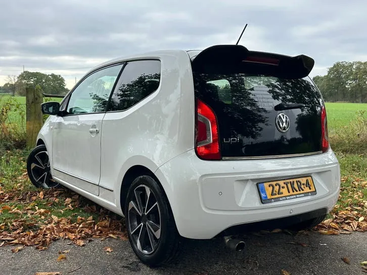 Volkswagen Up 2012 photo 2