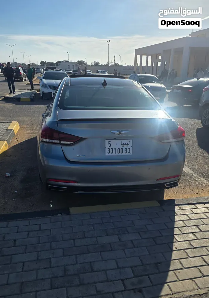 Genesis G80 2018 photo 2