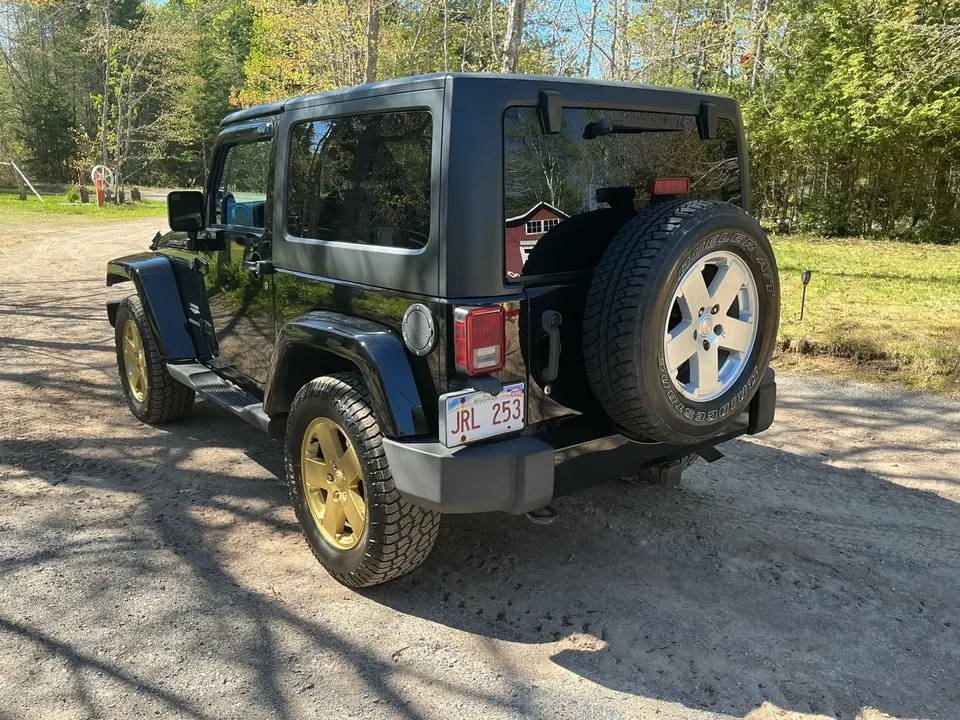 Jeep Wrangler 2011 photo 2