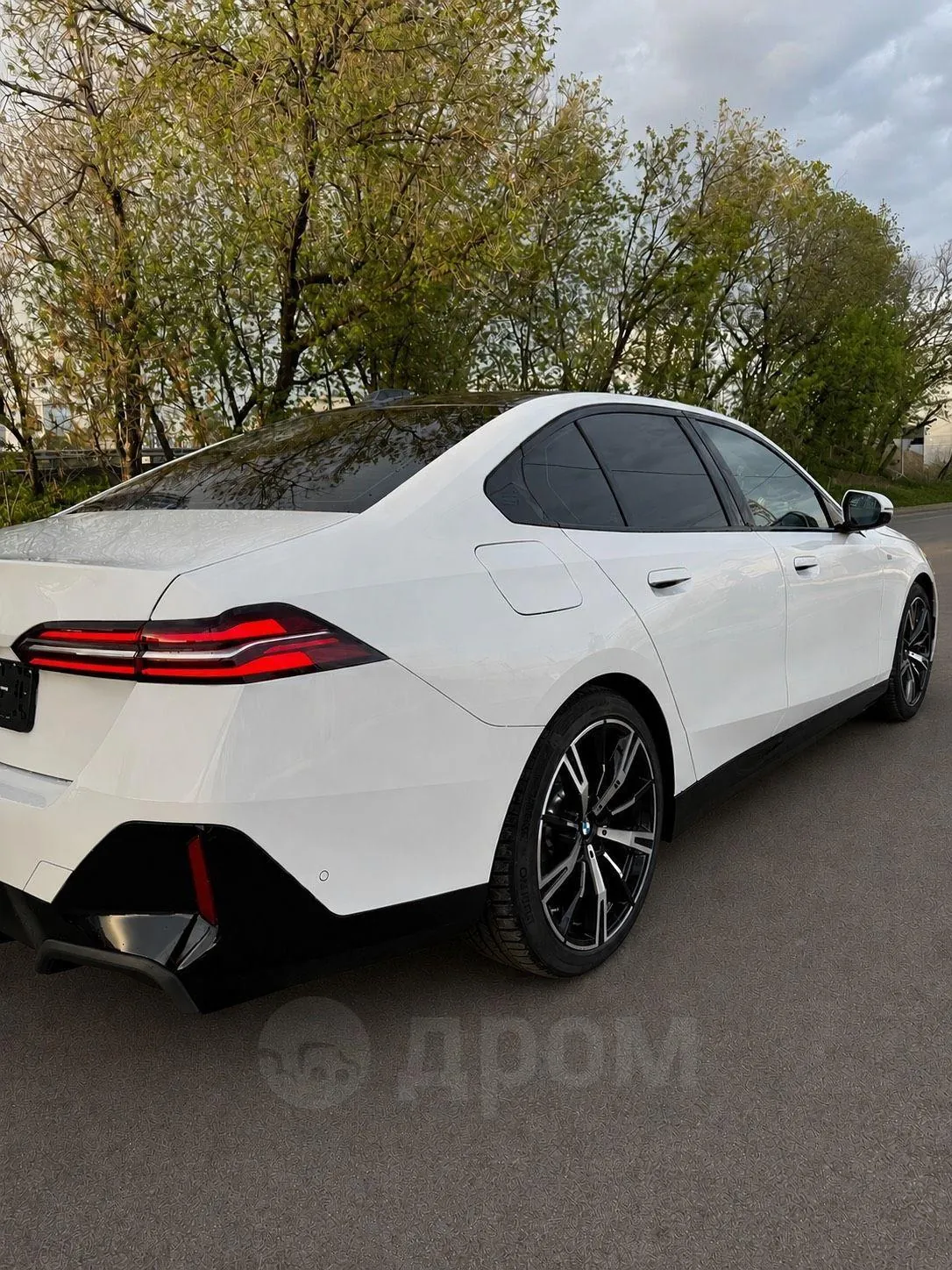 BMW 5Series 2024 photo 4