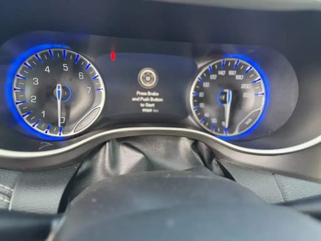 Chrysler Pacifica 2023 photo 3