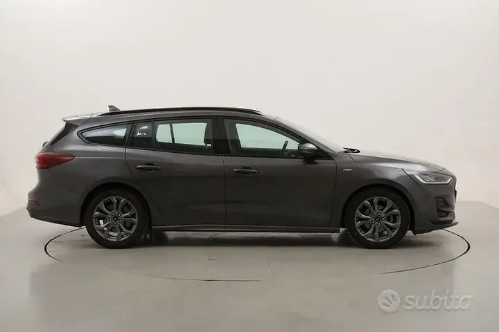 Ford Focus 2023 photo 3