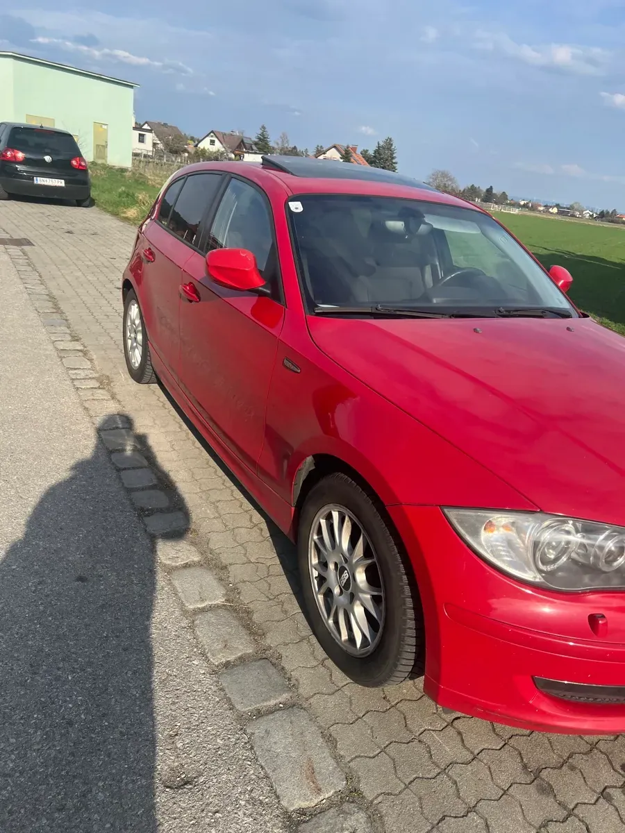 BMW 1 Series 2010 photo 2