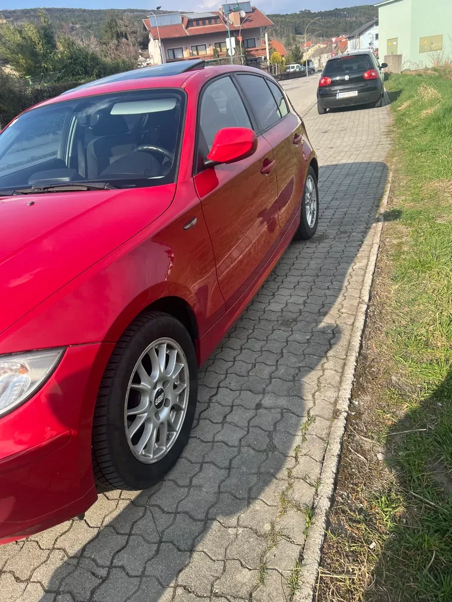 BMW 1 Series 2010 photo 3