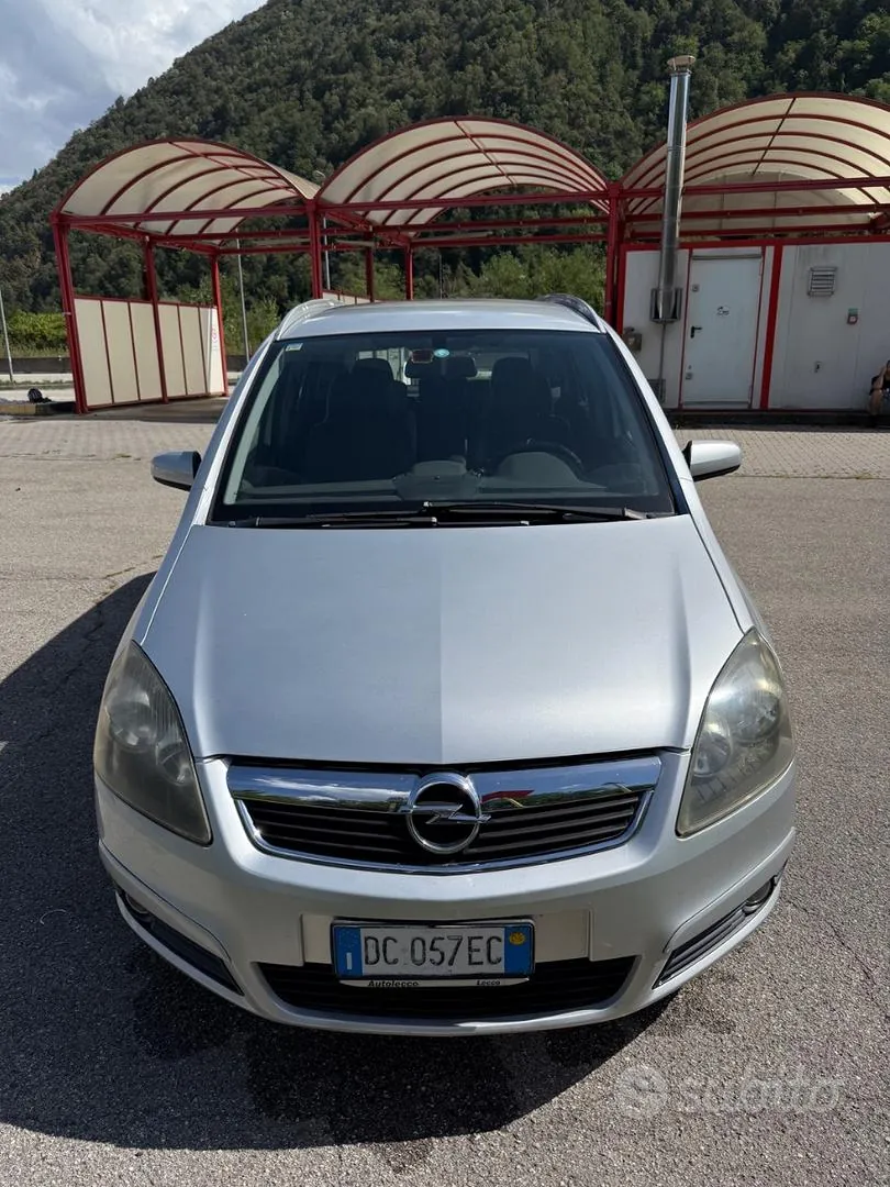 Opel Zafira 2006 photo 2
