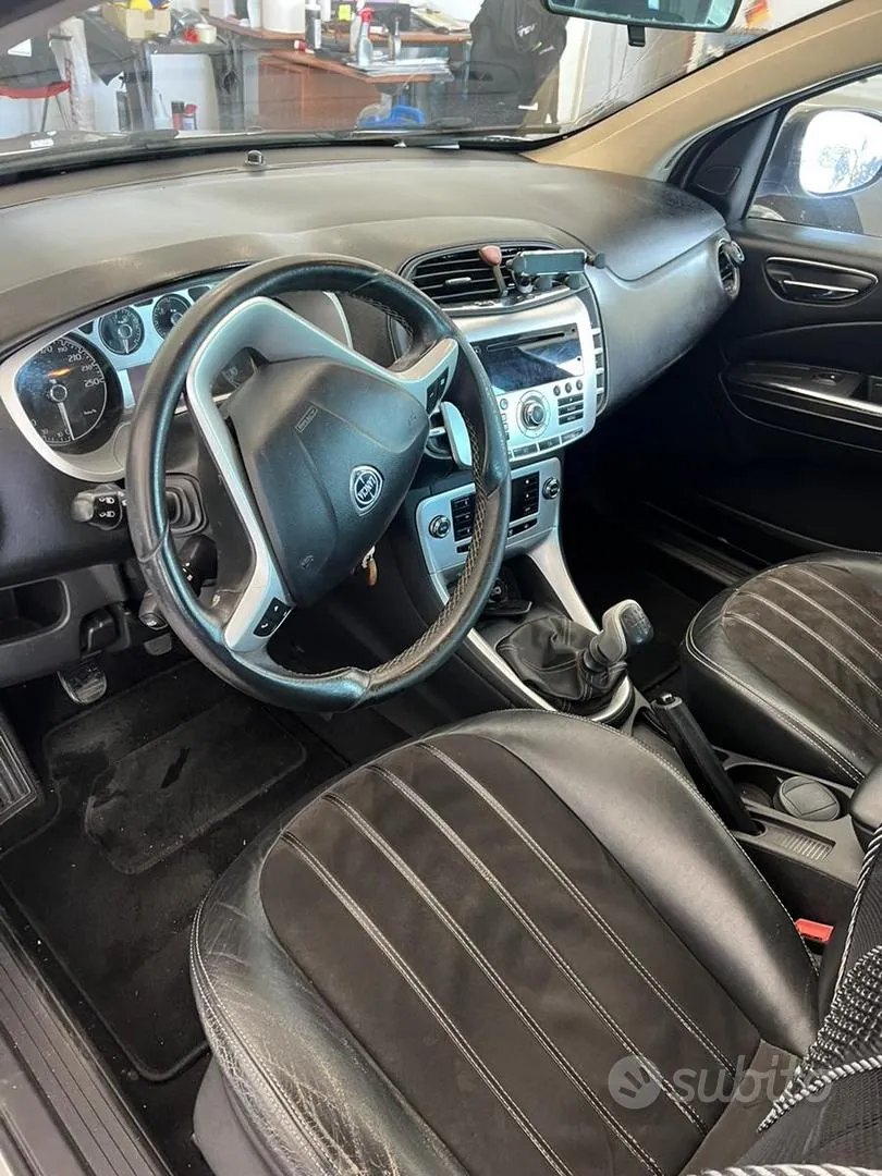 Lancia Delta 2011 photo 4