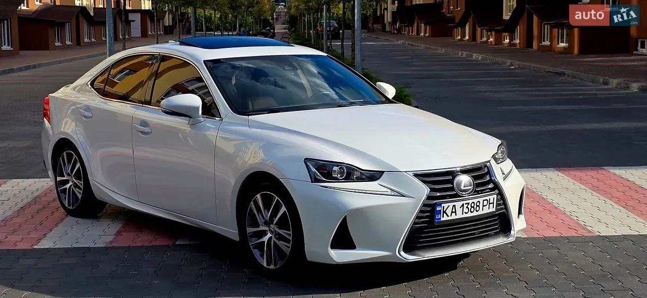 Lexus Is 2017 photo 5